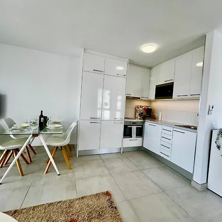 Lovely 1 Bedroom In Pueblo Evita Апартаменти Бенальмадена