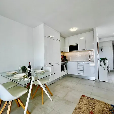 Lovely 1 Bedroom In Pueblo Evita Бенальмадена